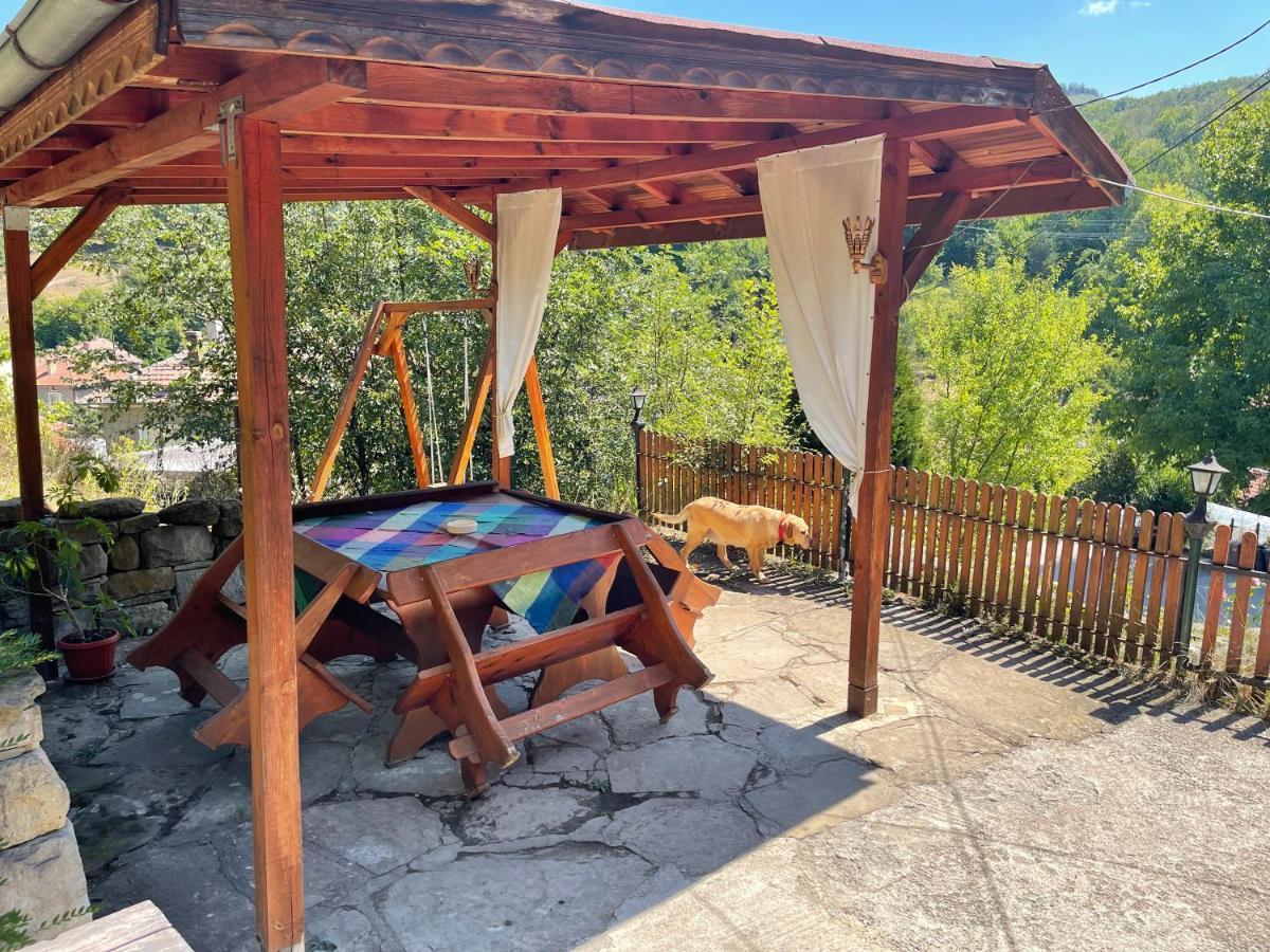 Sun House Hotel Tryavna Exterior photo
